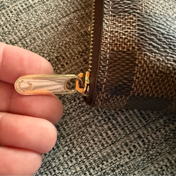 Louis Vuitton Zippy Coin Purse in Damier Ebene - Picture 4 of 13